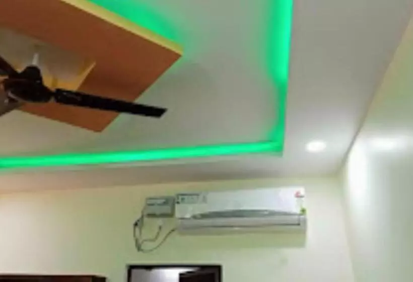 ホテル Anshika Yatri Niwas Madhya Pradesh