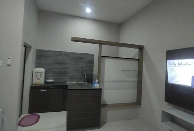 Отель Kamar Adelia