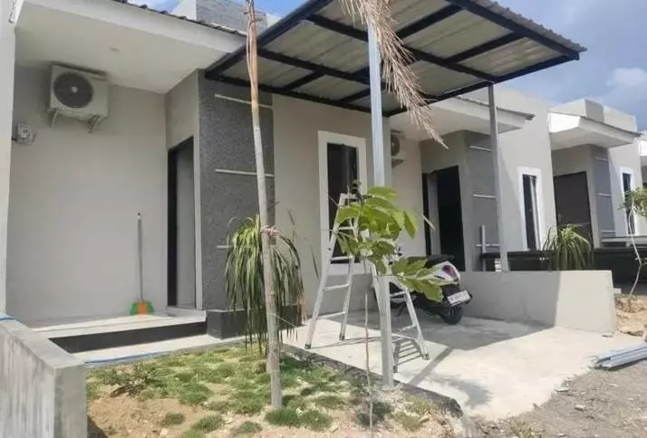 ホテル Kamar Adelia