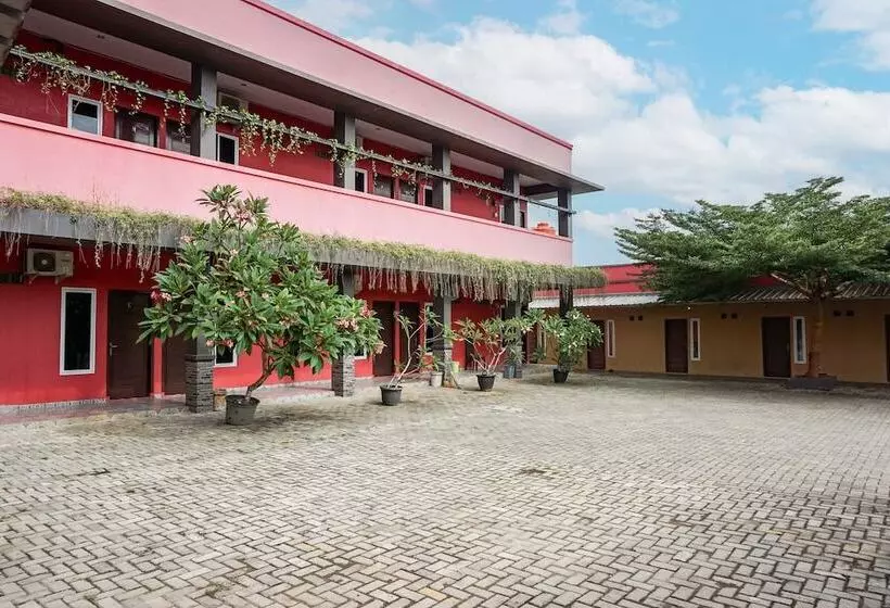 هتل Reddoorz Syariah Way Halim Lampung