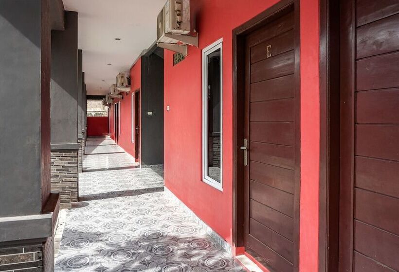 هتل Reddoorz Syariah Near Jalan Urip Sumoharjo