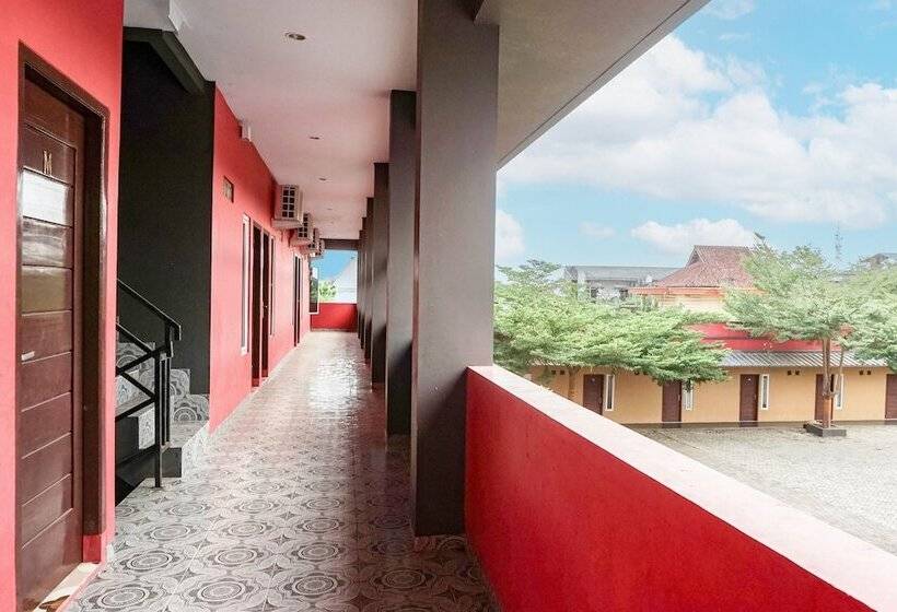 هتل Reddoorz Syariah Near Jalan Urip Sumoharjo