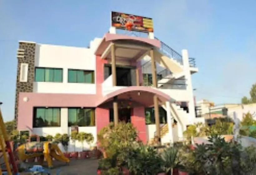 ホテル Palkhi, Bhusawal