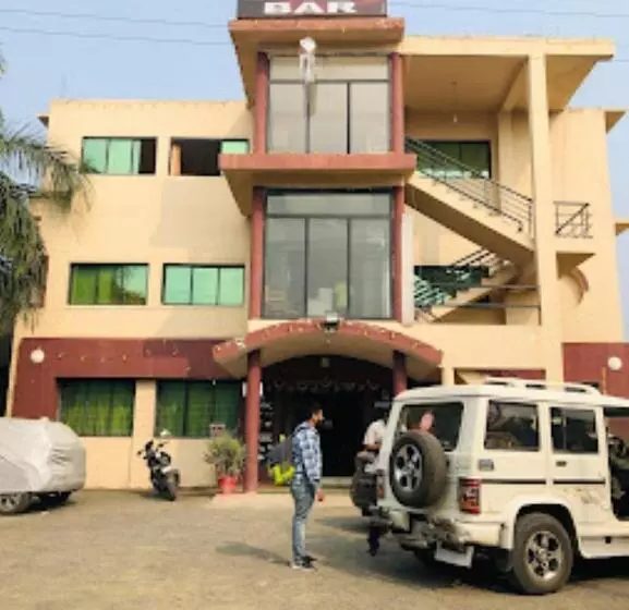 ホテル Palkhi, Bhusawal
