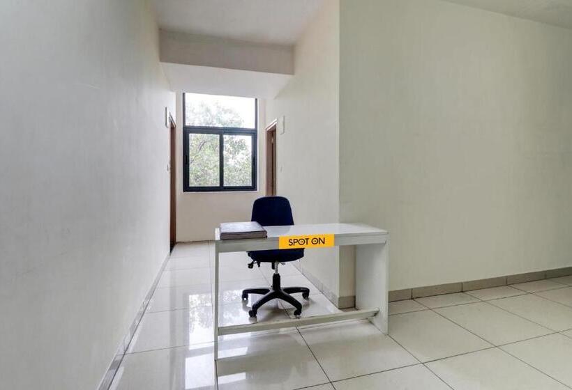 هتل Spot On Exotic Stay