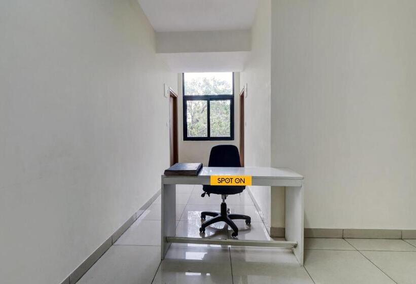 هتل Spot On Exotic Stay