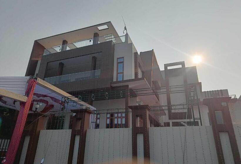 בית מלון כפרי Spot On Yathartha Banquet