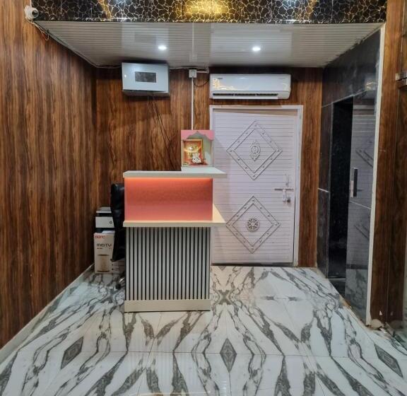 Hotelli Vinayak Plaza