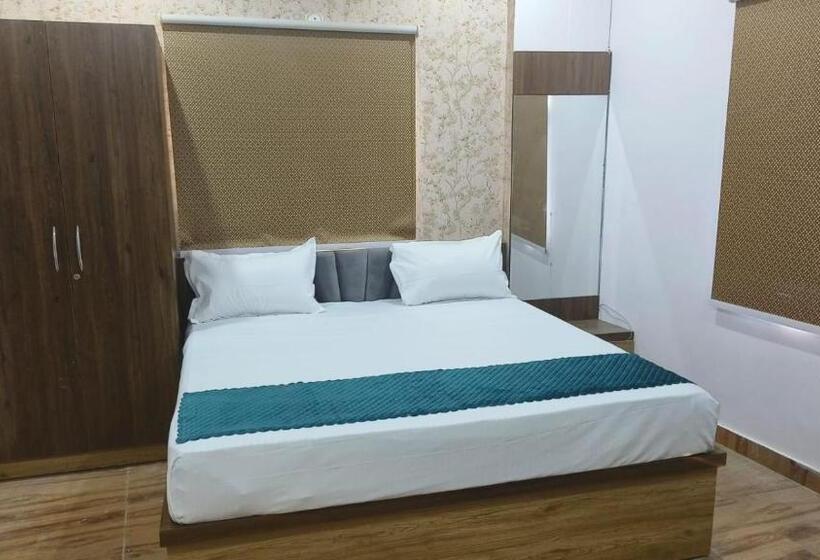 Hotelli Vinayak Plaza