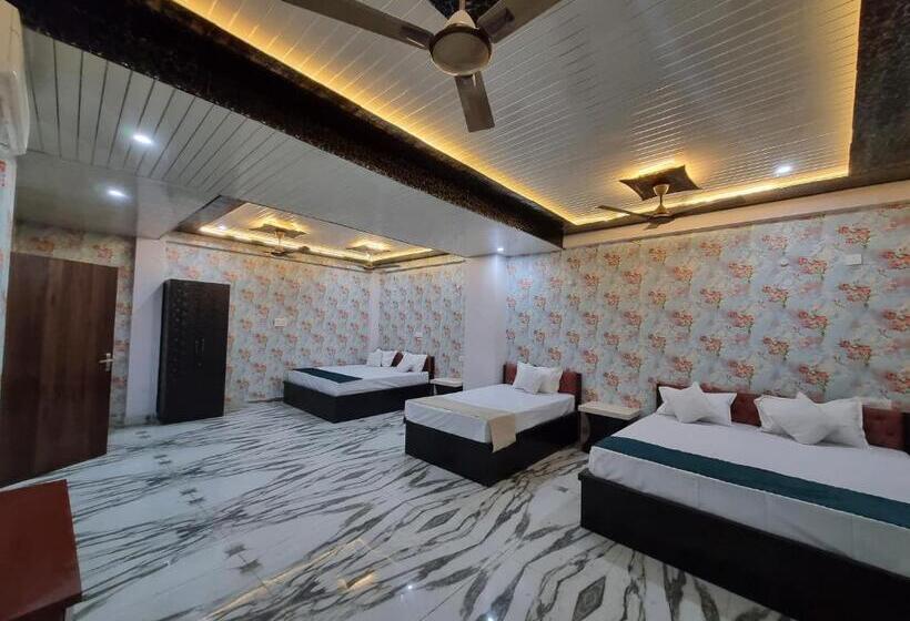 Hotelli Vinayak Plaza