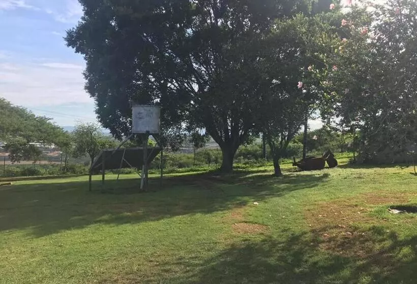 هتل Vukaphi Farm