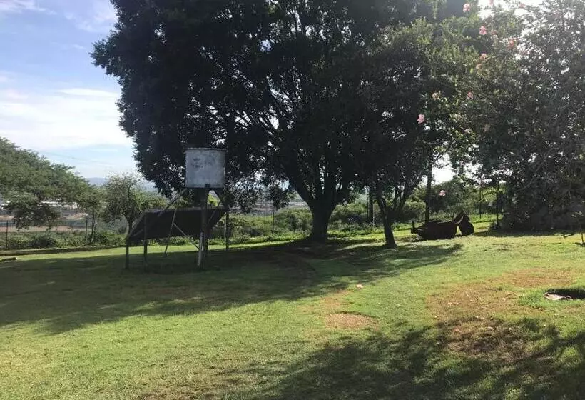 هتل Vukaphi Farm