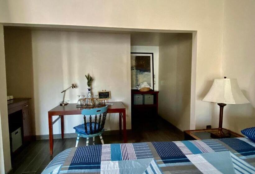 Kalanchoe Poshtel Suites