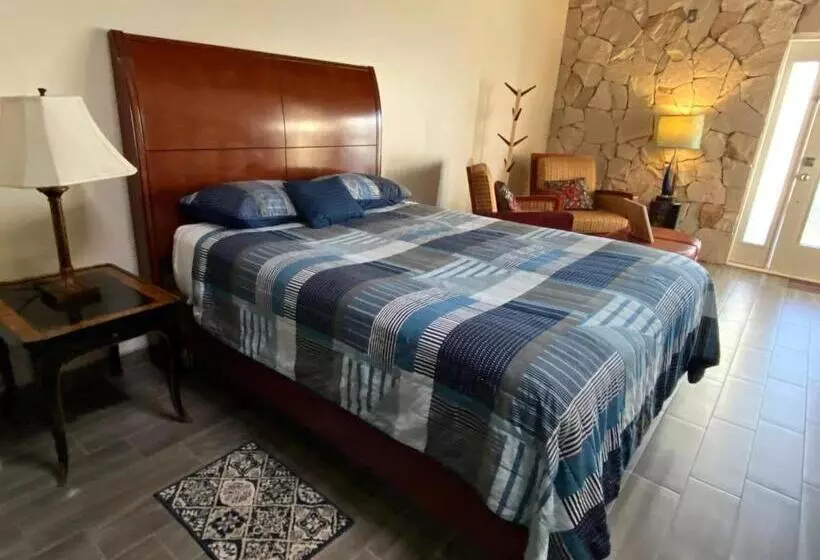 Kalanchoe Poshtel Suites