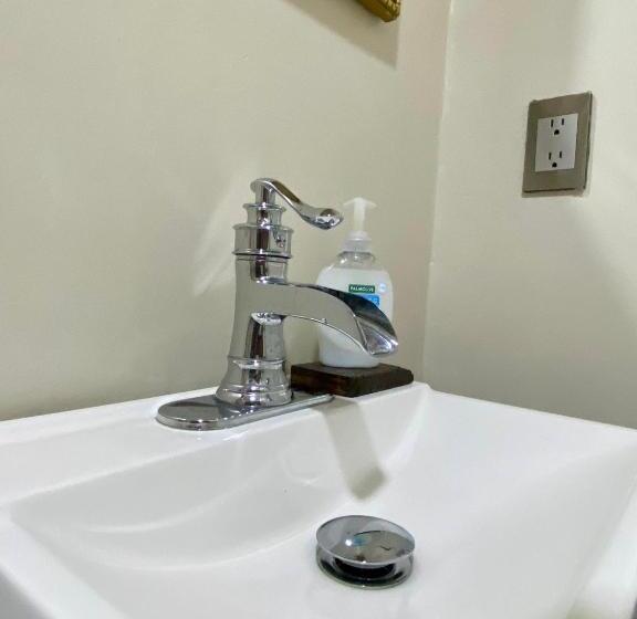 Kalanchoe Poshtel Suites