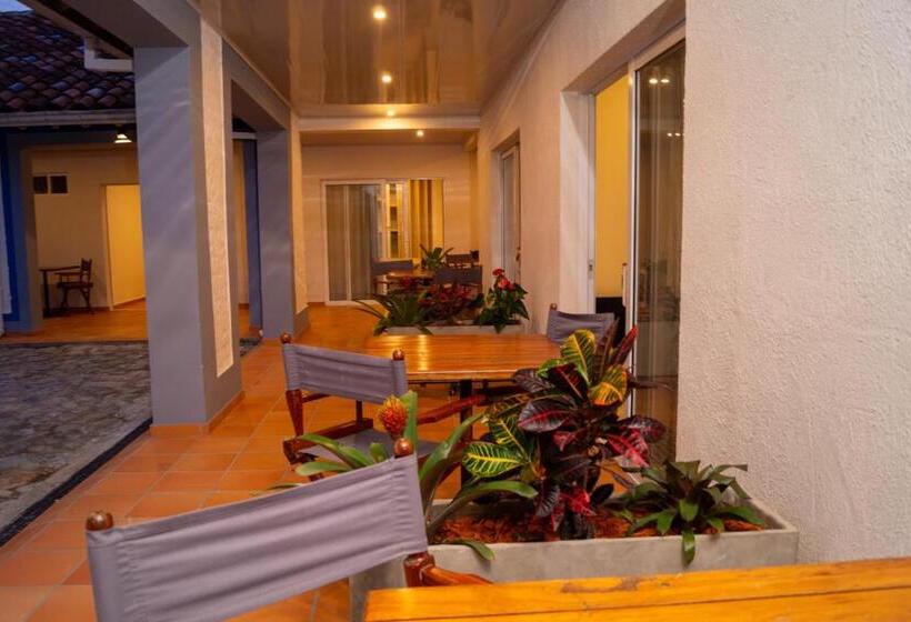 פנסיון Chez Yannick