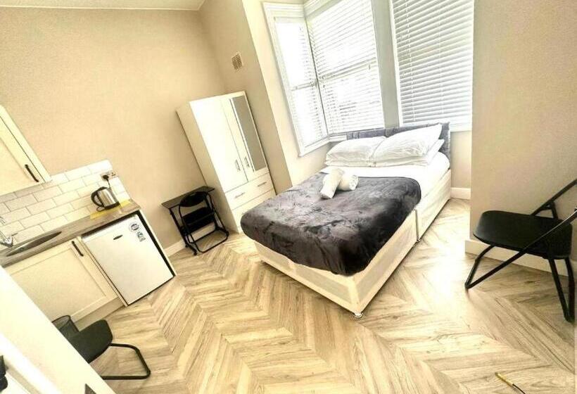 بنسيون Harrow Guest House   Cecil Ha3