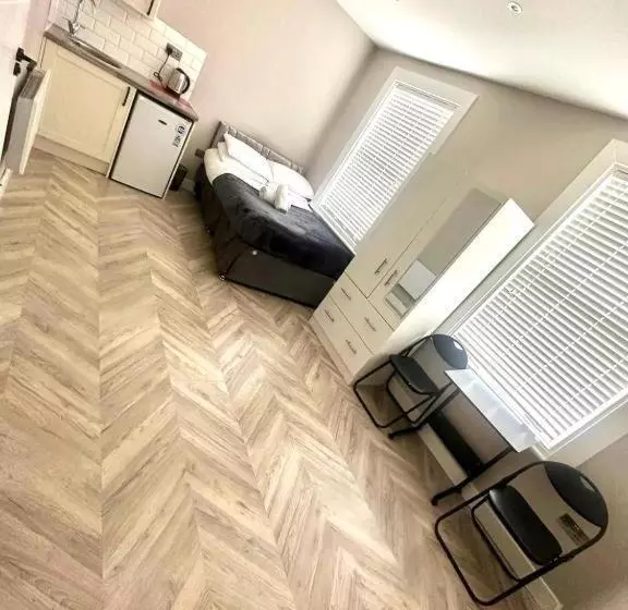 Majatalo Harrow Guest House   Cecil Ha3