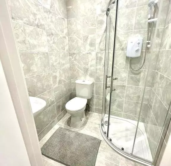 Majatalo Harrow Guest House   Cecil Ha3