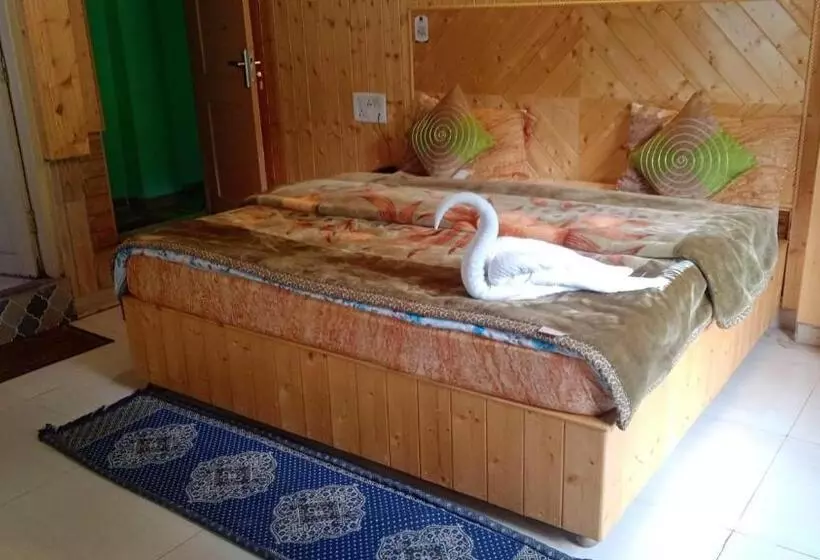 Rb Hotel & Resturant