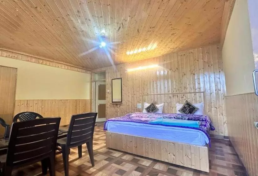 Rb Hotel & Resturant