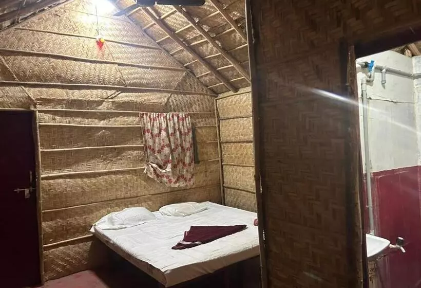 リゾートホテル Sheshbesh Hampi