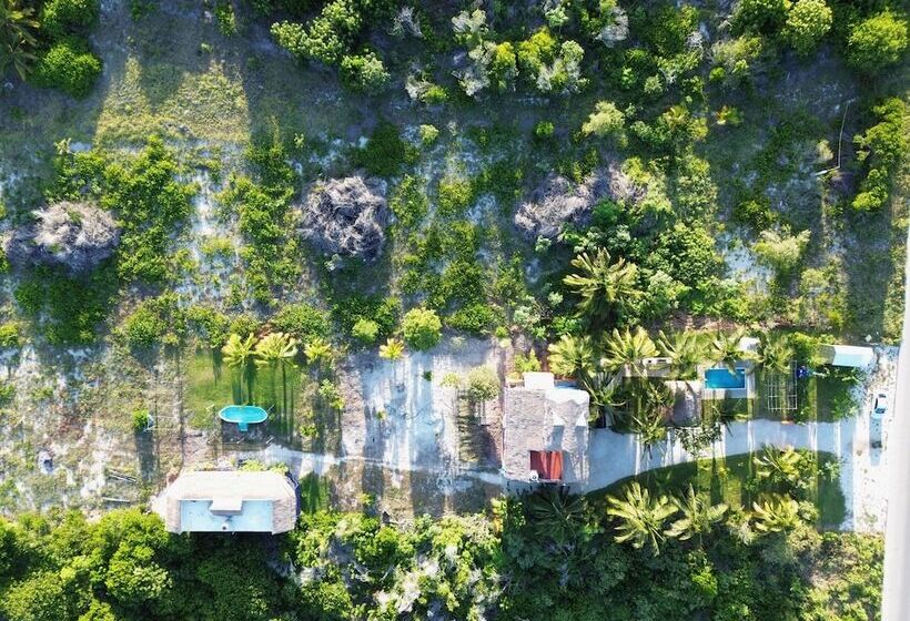 Villas Tuukul Hotel & Resort