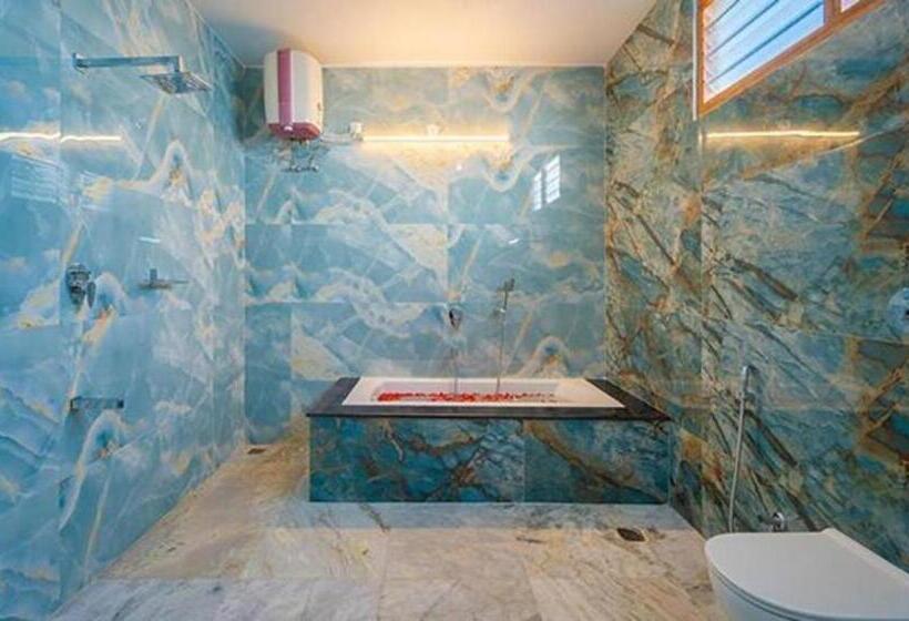 Ar Phalazzo Resort And Banquets