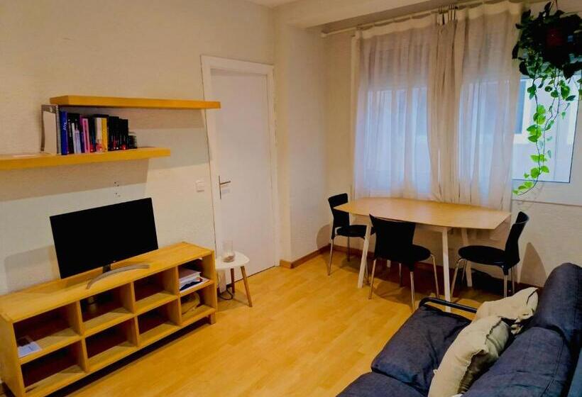 تختخواب و صبحانه Chill, Cozy Room Steps From The Shore