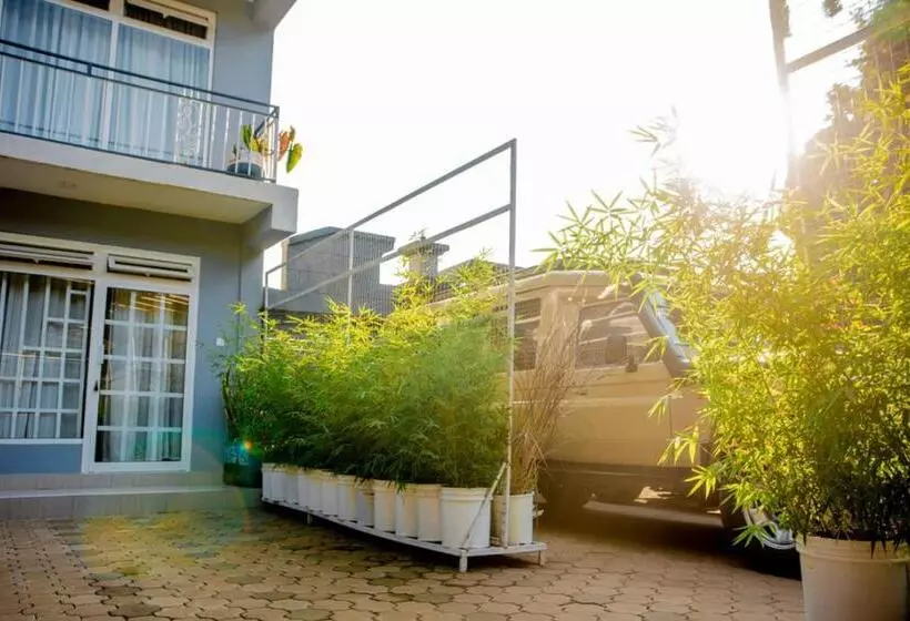 تختخواب و صبحانه Riverpoint Inn, Arusha