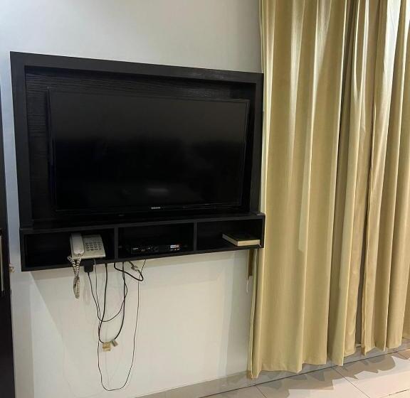 ホテル Razan Suits