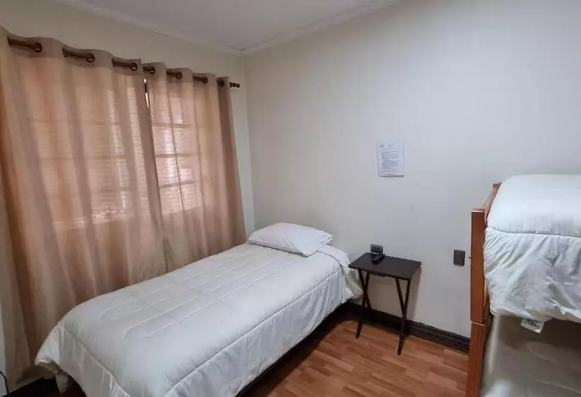 Hotelli Hostal Magnolia