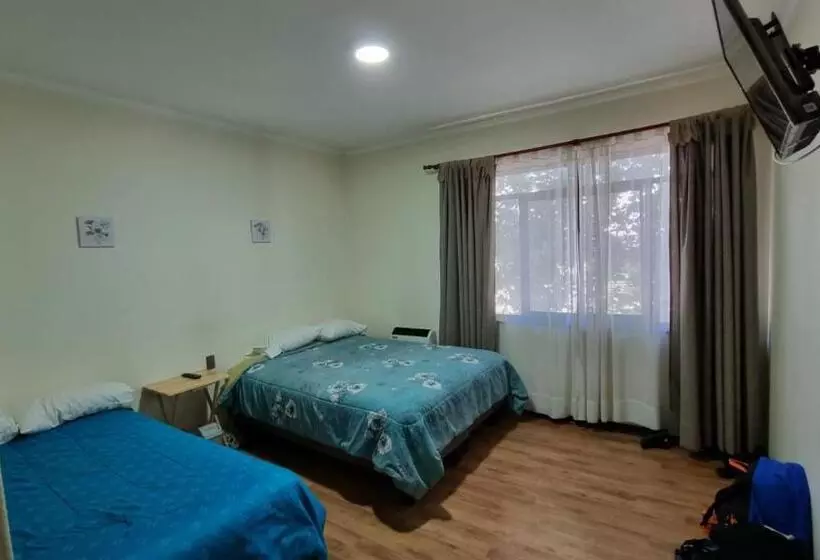 Hotelli Hostal Magnolia