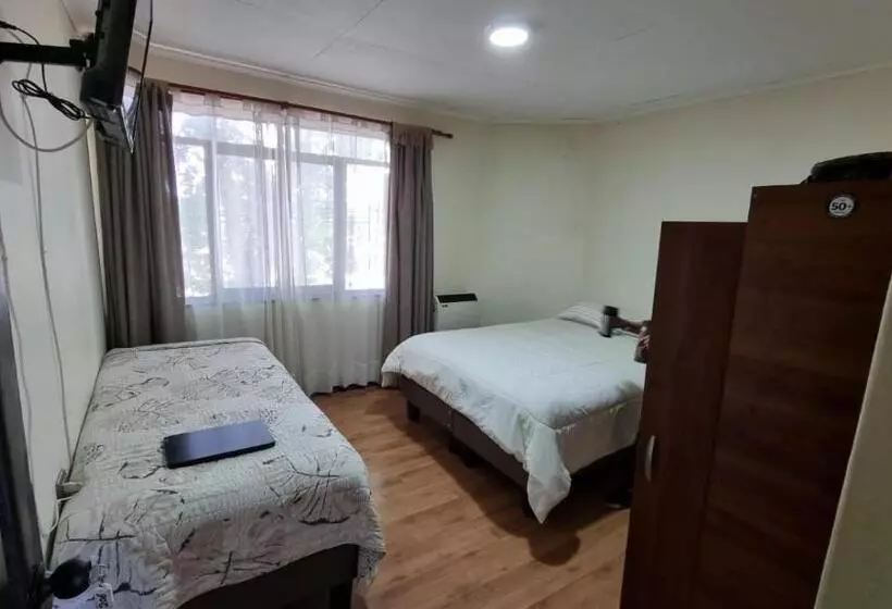 Hotelli Hostal Magnolia