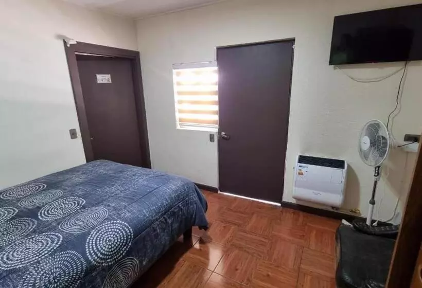Hotelli Hostal Magnolia