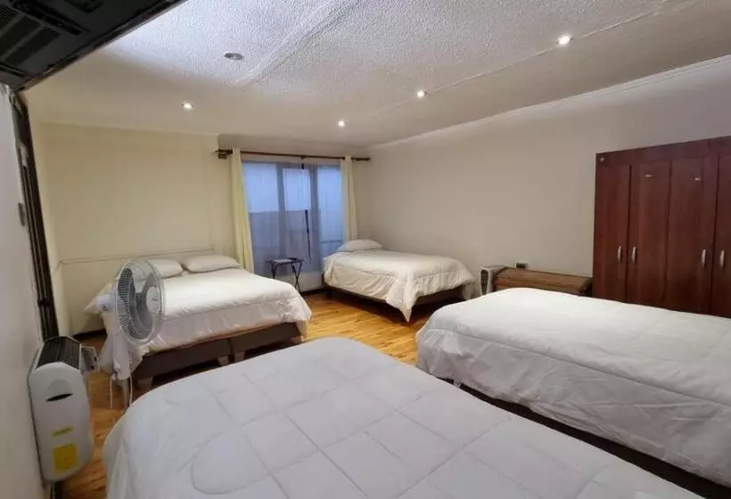 Hotelli Hostal Magnolia