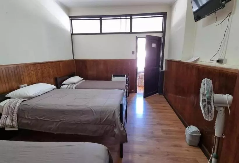 Hotelli Hostal Magnolia