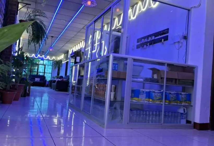 هتل Kamelot Parque Central