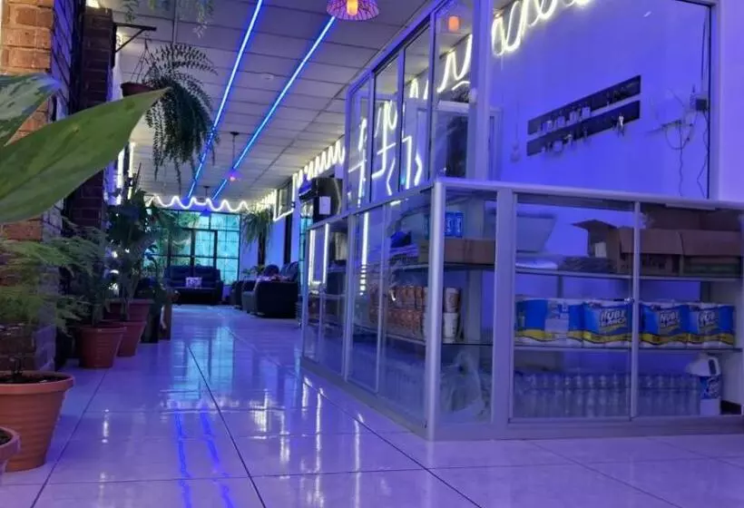 هتل Kamelot Parque Central