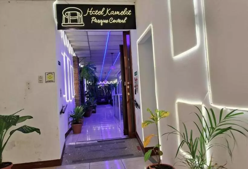 هتل Kamelot Parque Central