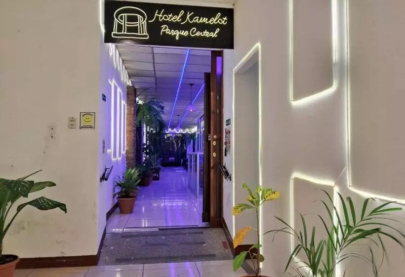 هتل Kamelot Parque Central