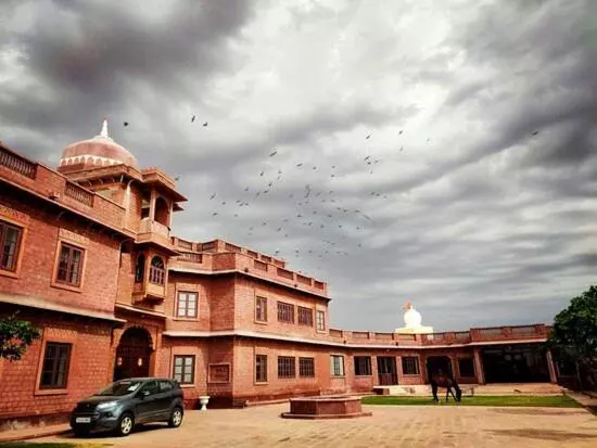 Hotelli Kross Indroka Fort
