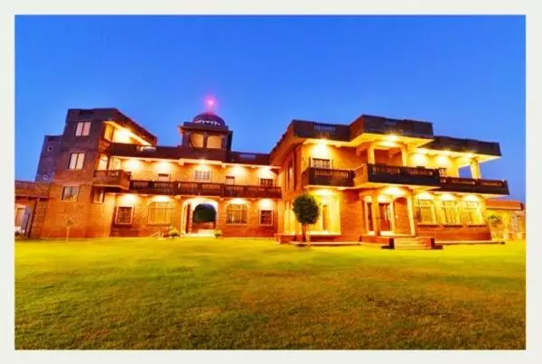 Hotelli Kross Indroka Fort