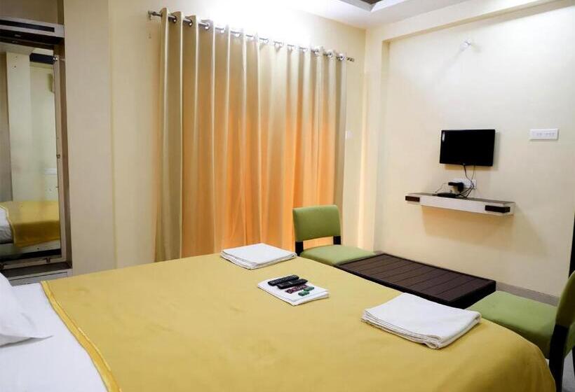 Отель Maitri Vacations