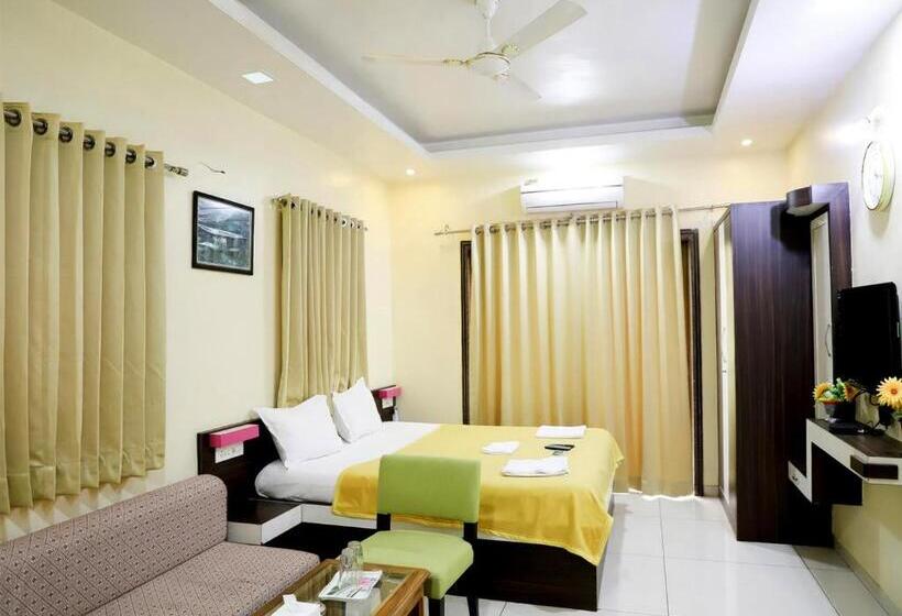 Отель Maitri Vacations