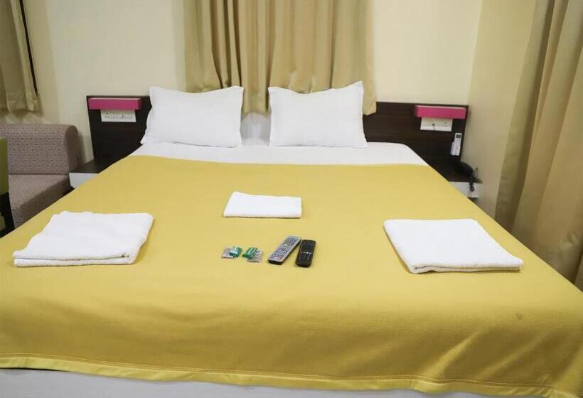 Отель Maitri Vacations