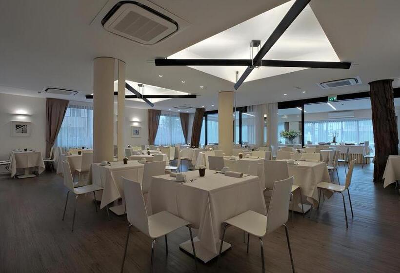 Отель Miramare Spa & Suites Free Breakfast & Brunch Until 13 00