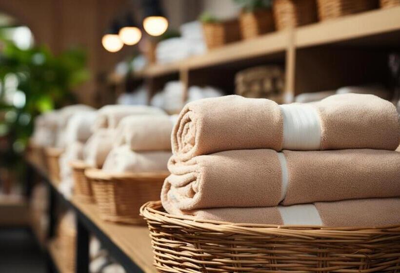 Отель Miramare Spa & Suites Free Breakfast & Brunch Until 13 00