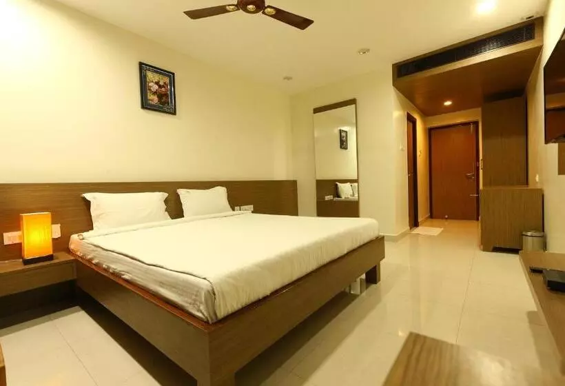 Hotelli Rajus Residency Park