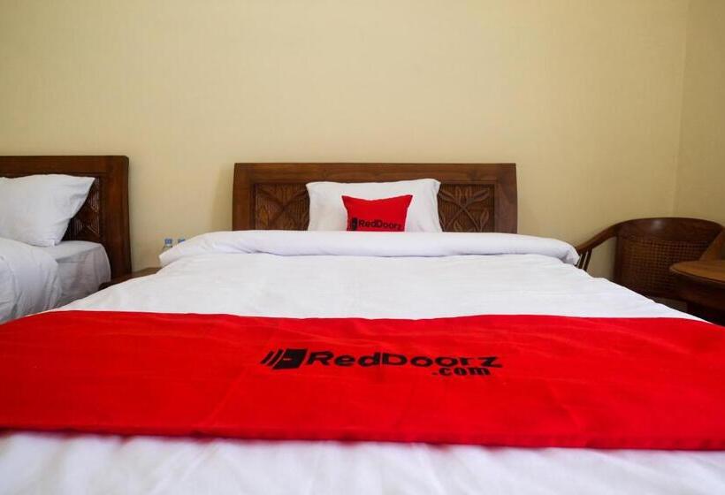 Hotel Reddoorz Syariah @ Klodran Solo